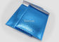 青い色の泡と印刷される自己接着テープ パッドを入れられた出荷の封筒